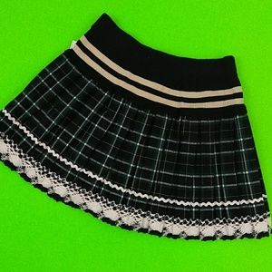 😻 4/$25 Girl's Plaid Pleated Skirt Lace Trim S NEW